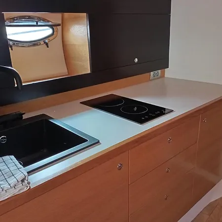 Boat4u 2 Bateau-hôtel *